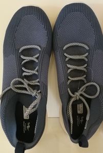 Size 8 memory foam comfort shoes